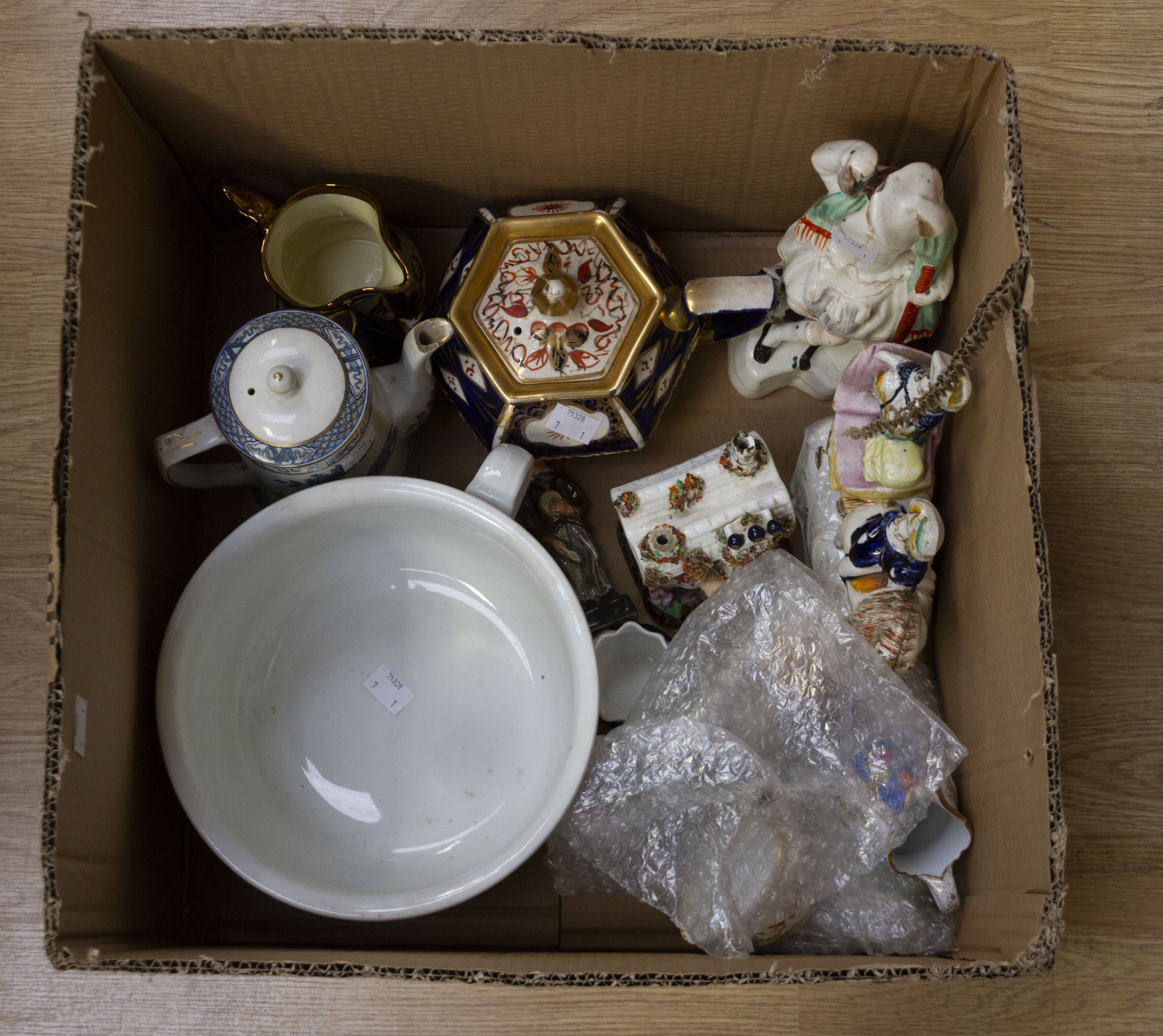 Assorted 19th and 20th Century ceramics including Imari style teapot,