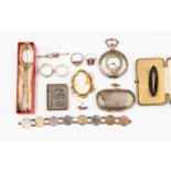 A group of assorted vintage jewellery items to include a white metal double sovereign holder brooch,