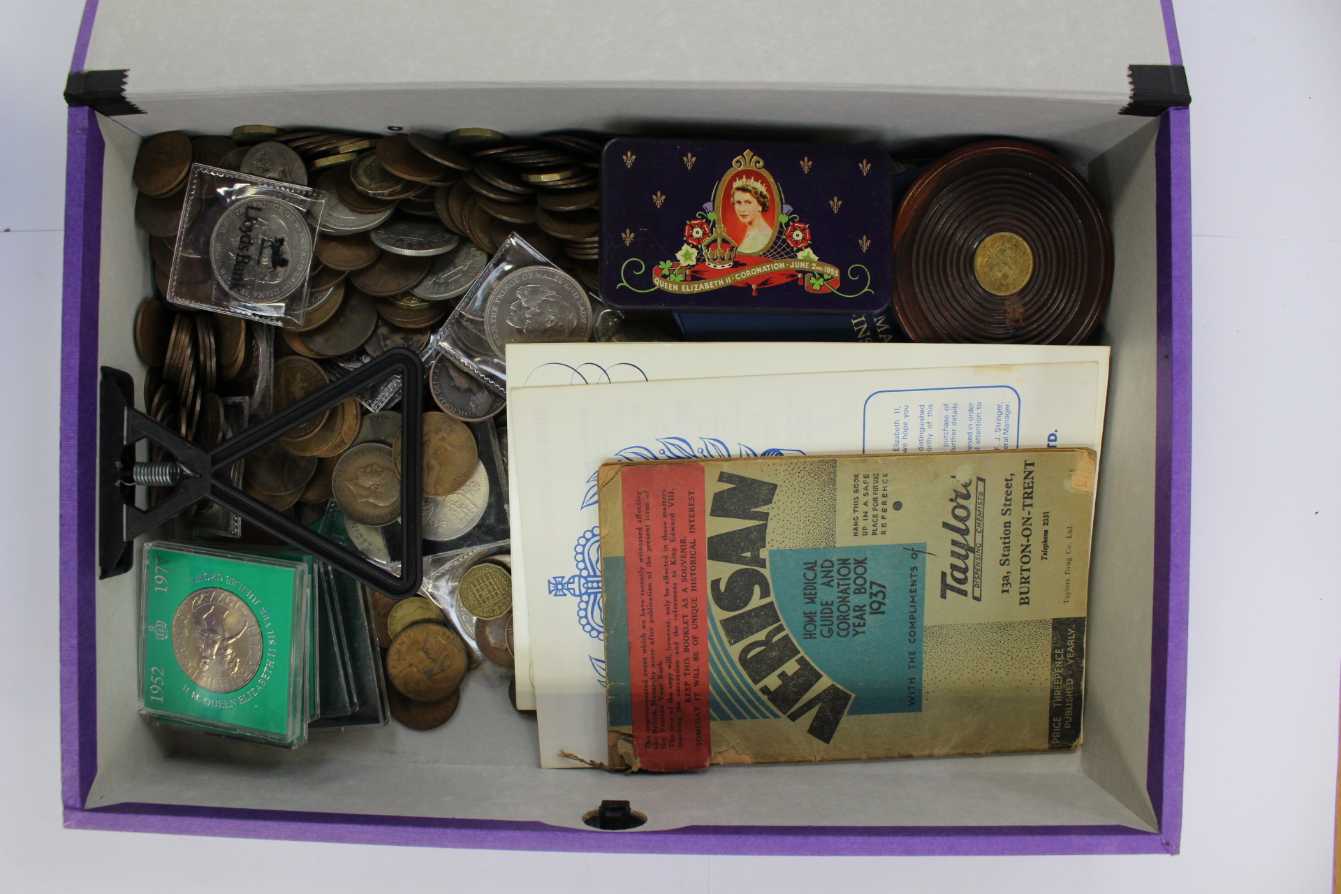 A collection of UK and World Coins.