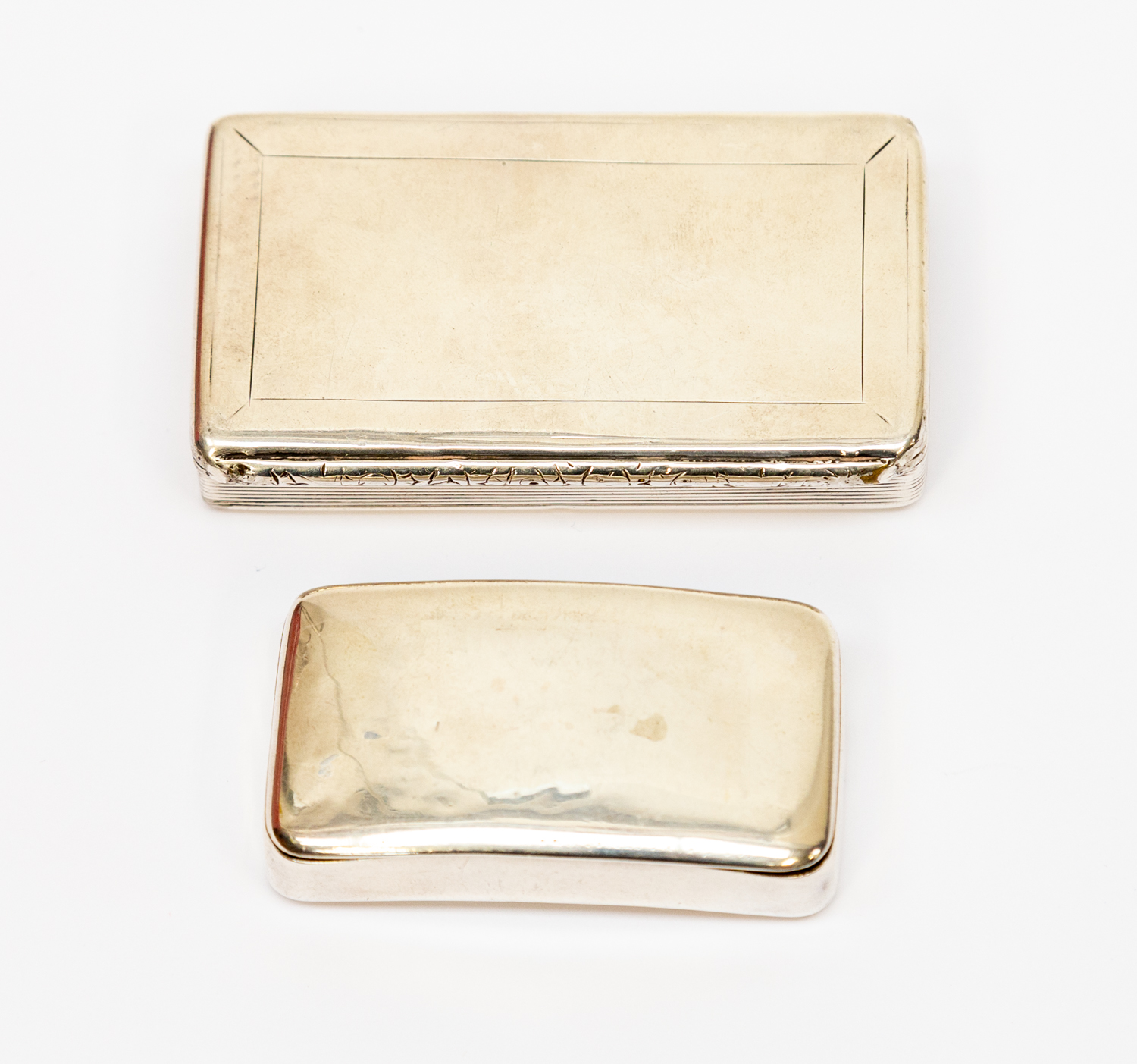 A William IV silver snuff box, reeded sides with plain lid, gilt interior, William Simpson,