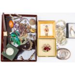 A quantity of assorted vintage costume jewellery to include silver and two watches etc