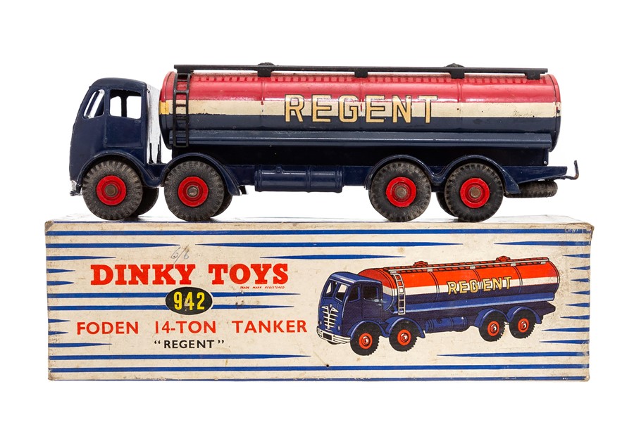 Dinky: A boxed Dinky Toys, Foden 14-Ton Tanker 'Regent', 942, blue cab, vehicle fair, box slightly