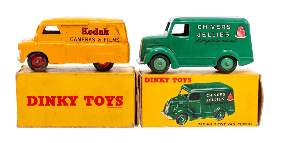 Dinky: A boxed Dinky Toys, Trojan 15 CWT. Van 'Chivers', 452/31C, green body, vehicle good, box