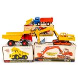 Dinky: Three boxed Dinky Toys to comprise: Atlas Digger 984, Aveling-Barford 'Centaur' Dump Truck