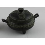 An incense burner (koro)