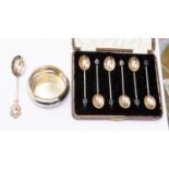 A cased set of six silver coffee spoons, bean finials, Birmingham, along with a silver salt, London,