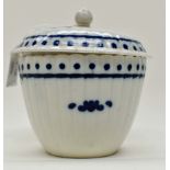 A Caughley sucrier, of ribbed form with scalloped rims, the lid with bud finial, height 12 cms,