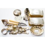 Silver items, pin dish, napkin rings and posie vase A/F,
