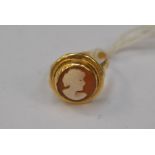 A Georgian cameo ring, high carat gold set (untested), size G, total gross weight approx 3.