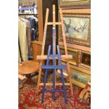 A French vintage easel,
