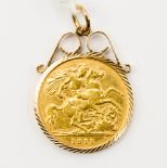 A George V gold Half Sovereign, dated 1911, in pendant mount, trotal gross weight approx 4.