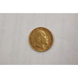 A George V 22ct gold half sovereign,