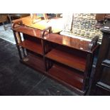 An early 20th Century mahogany open bookcase / what-not, 83cm high, 140cm wide, 23cm deep