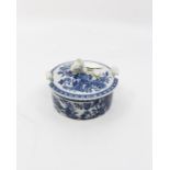A Worcester blue and white butter tub and cover, French pattern, circa 1770, 12cm diameter, 6cm