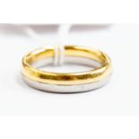A gent's platinum and 18ct yellow gold two colour wedding band, size R, 11.