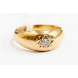 A diamond set 9ct gold ring, star set diamond approx 0.15ct, size K, total gross weight approx.