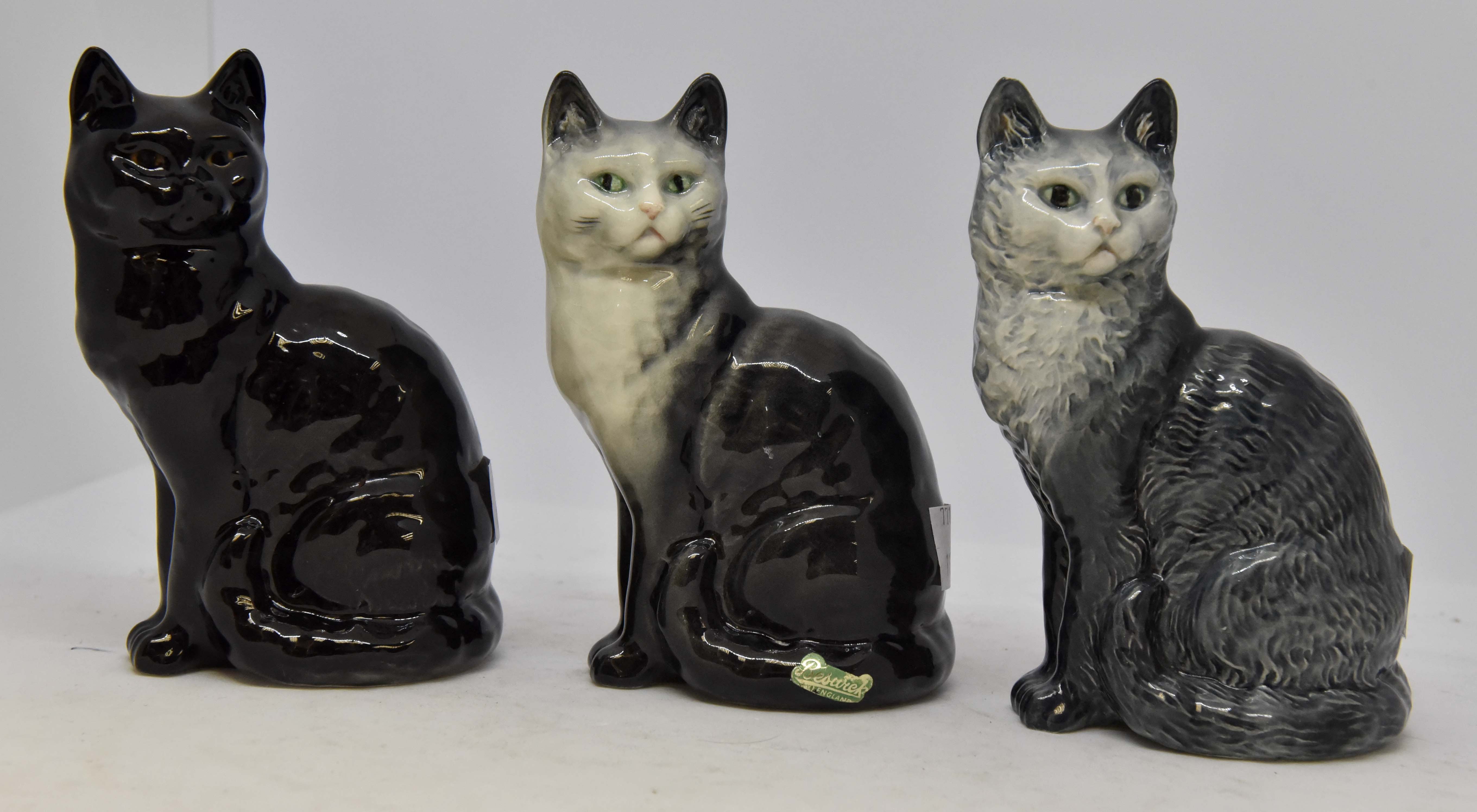 Beswick collection of cats 1031, seated and head looking forward, grey shaded, grey smoky blue,