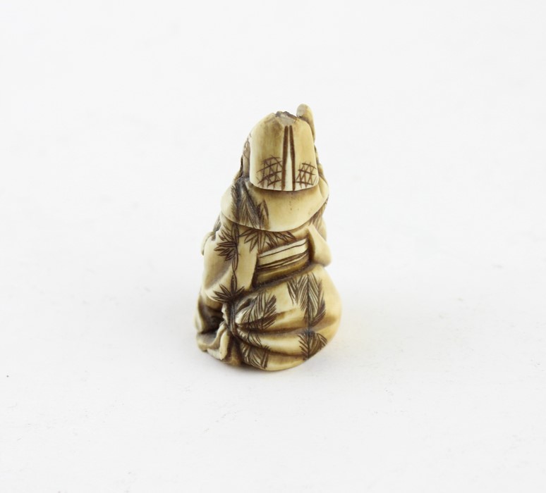 A Japanese ivory netsuke, meiji period signed underside - Image 2 of 3