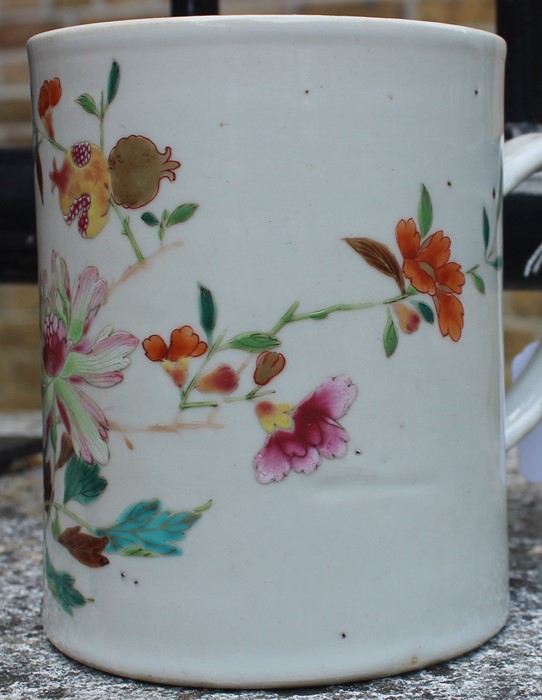 A large Chinese famille rose cider mug, probably Yongzheng, H.14cm