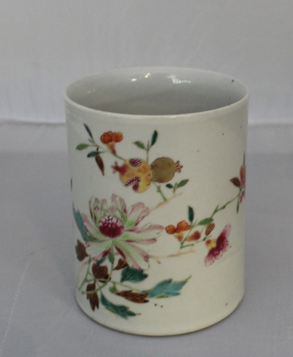 A large Chinese famille rose cider mug, probably Yongzheng, H.14cm - Image 2 of 3