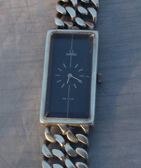 An Omega De Ville solid silver gentleman's bracelet watch, cal.625, having signed navy blue