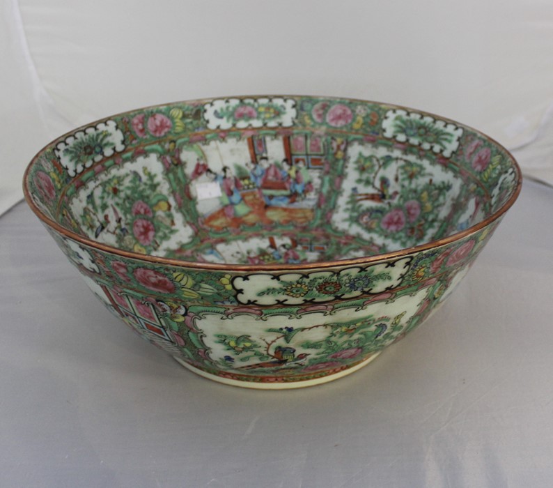 A large Chinese famille rose punch bowl , diameter. 40cm.  **condition: perfect**