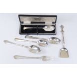 Miscellaneous silver spoons, and a continental sugar shovel silver weight approx 90gms