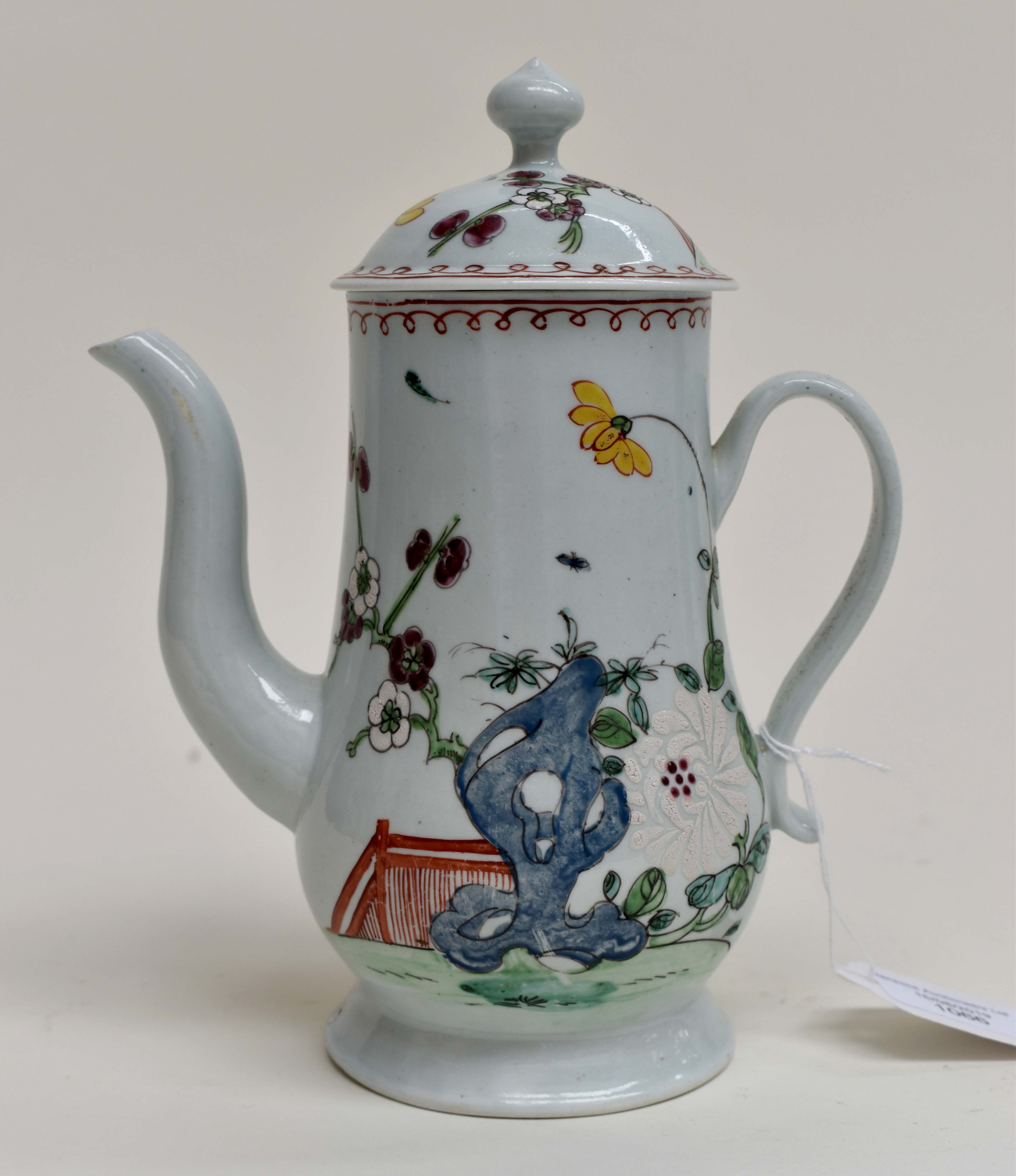 A Chaffers Liverpool coffee pot and cover with famille verte decoration, circa 1760, 20.5cm high - Image 7 of 7