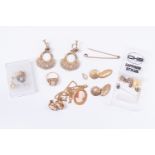 A fine collection of jewellery to include a 18ct gold cameo pair of earrings, stamped 750, a 9ct