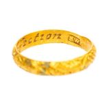 A complete gold 'Posy' type finger ring of probable 17th century date, c. 1600-1700. The ring