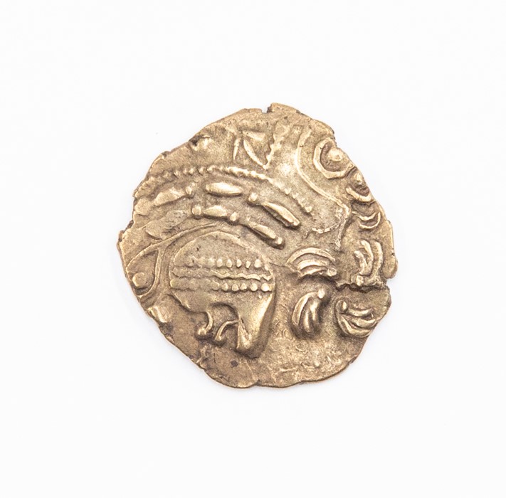 An uninscribed Gallic half stater attributed to the Aulerci Eburovices, c. 150-100 BC. Obverse: no - Image 2 of 3