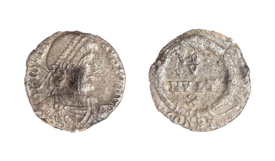 A silver siliqua of Jovian (AD 363-364) dating to c. AD 363-364. Obverse: DN IOVIA-NVS PF AVG,