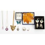 Costume jewellery to include a leopard head pendant, silver jewellery etc (parcel)