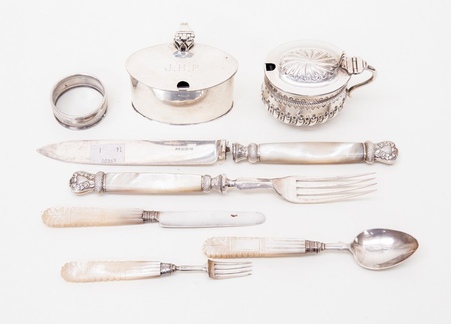 A collection of silver including: a William IV silver three piece cutlery suite, comprising knife, - Image 2 of 2