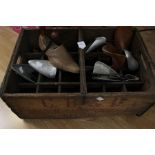 Wooden advertising crate, quantity of shoe lasts and stretchers