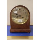 Oak cased 8 day mantle clock, hourly and 1/2 hour strike
