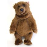 Steiff: A Steiff North American Last Frontier Kodiak Grizzly Bear, with carry bag, EAN667008,