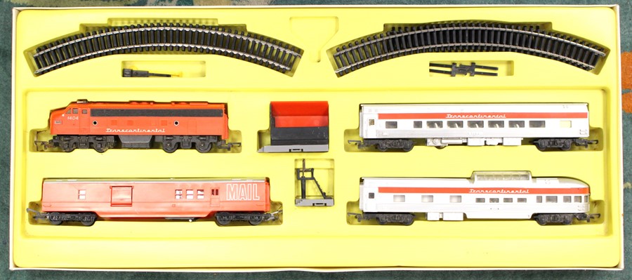 Hornby: A boxed Hornby OO gauge, Transcontinental Streamliner Train Set, RS101A; with working