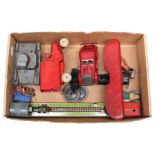 Tinplate: A collection of assorted unboxed tinplate to include: Lehmann Mars Tank 825, Triang red