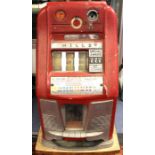 Slot Machine: A Mills 1d one arm bandit, Slot Machine, Bell-o-Matic, Chicago, complete on wooden