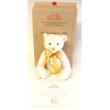 Steiff: A boxed Steiff, British Collector's 2000 Teddy Bear, Limited Edition No. 1962/4000, complete