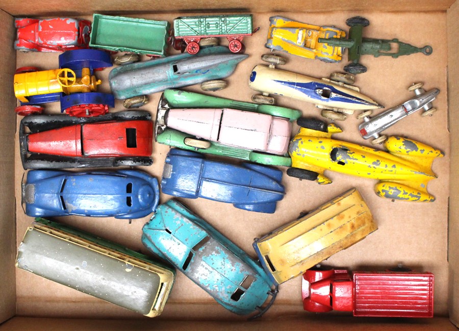 ***AUCTIONEER TO ANNOUNCE ONE ITEM MISSING - RED AUSTIN 7*** Dinky: A collection of assorted