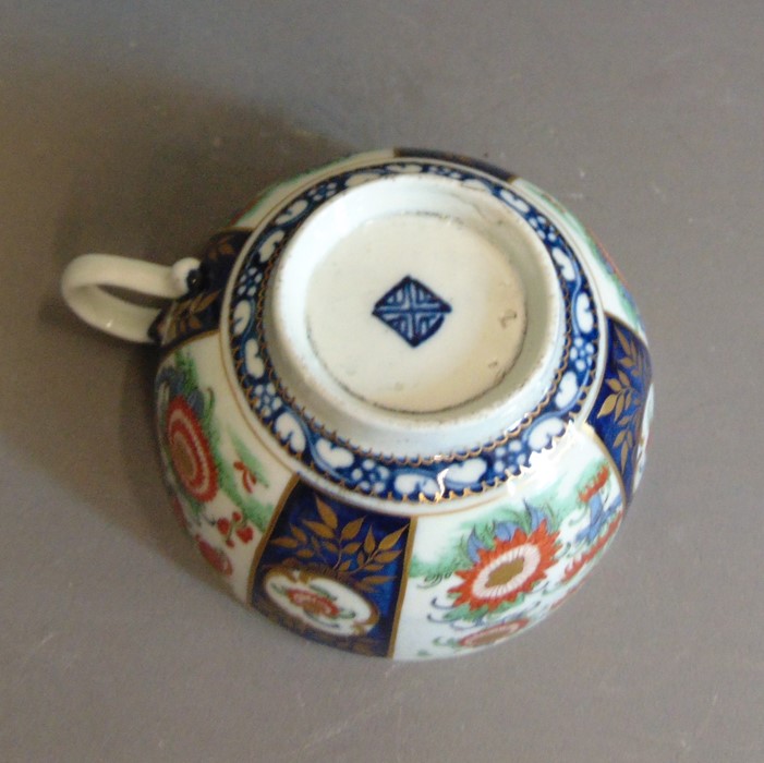 A Worcester tea cup and saucer Dr Wall period painted with the Queens pattern, circa 1765 72, cup - Image 8 of 8