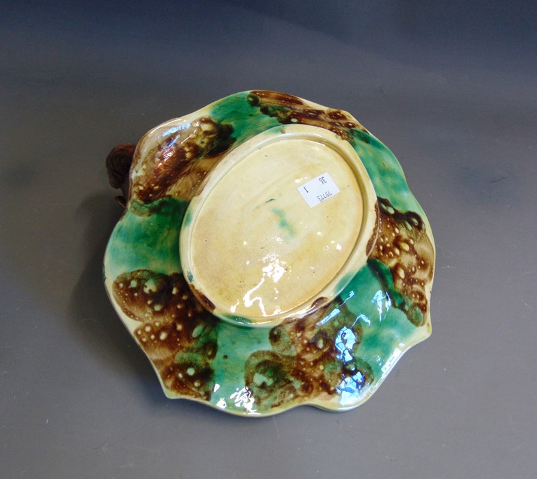 A continental Majolica leaf shaped nut dish, the handle is a squirrel sat holding a nut, brown - Image 2 of 3