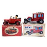 Shaking Horn Blowing Antique Car: A boxed, battery operated, tinplate, Shaking Horn Blowing