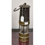 Miners Davy lantern, type 068, by Halywood & Ackroyd Ltd