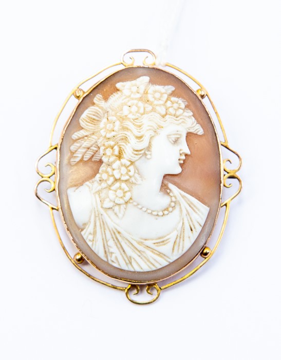 **AWAY RETURN TO THE HEDGEHOG MF 30:10:19** A late Victorian 9ct gold mounted cameo