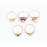 **REOFFER IN A&C NOV £80-£120** A collection of five rings to include a 9ct gold  amethyst ring, 9ct