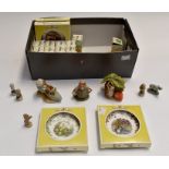 Assorted 20th century ceramics including boxed small Brambly Hedge plates, Wade whimsies and 3 World