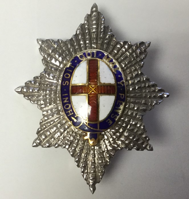 British Order of The Garter miniature in 9ct white Gold and coloured enamels with some chipping to - Image 2 of 5